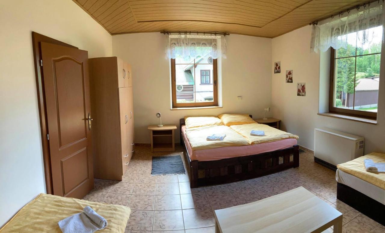 Apartma Doubek 로끼뜨니쩨나드이제로우 외부 사진